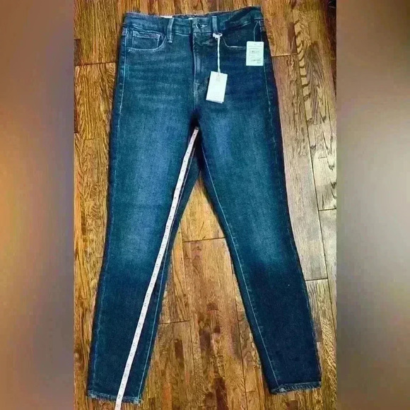 Good American Good Waist Skinny Light Compression Jeans in Indigo - Picture 4 of 9